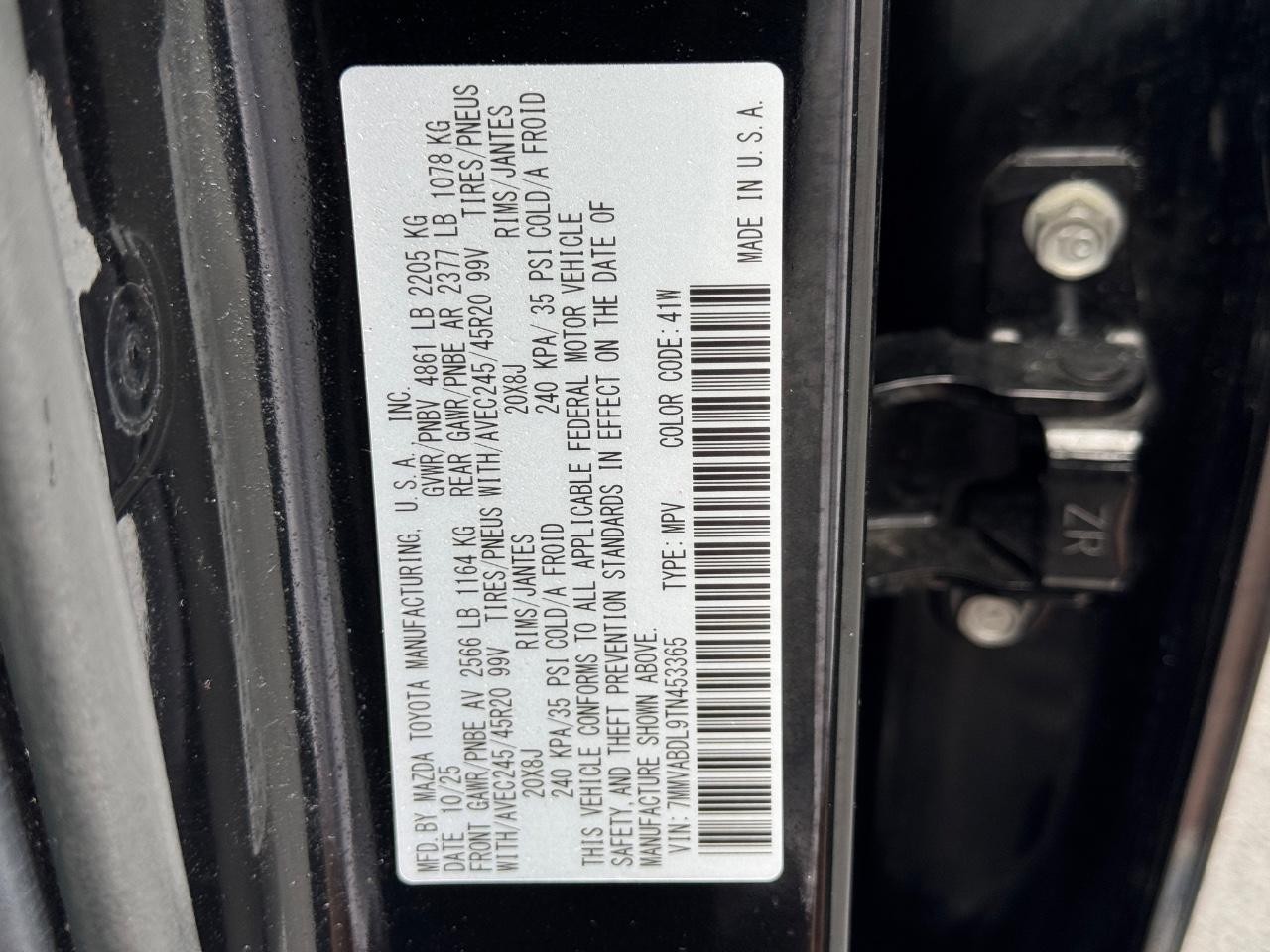 Mazda CX-50 Vehicle Full-screen Gallery Image 28