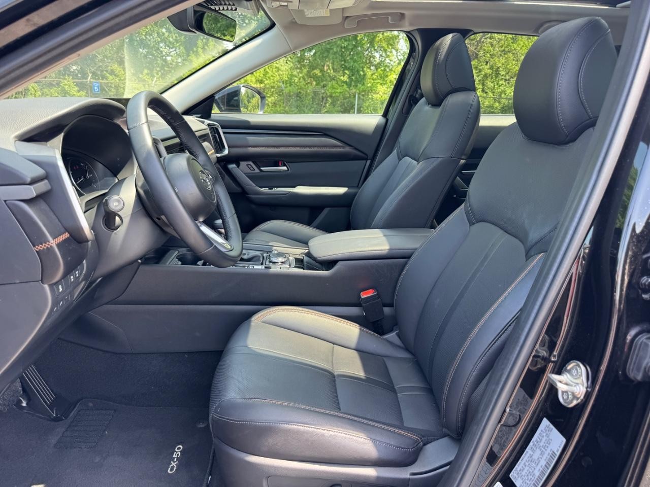 Mazda CX-50 Vehicle Full-screen Gallery Image 19