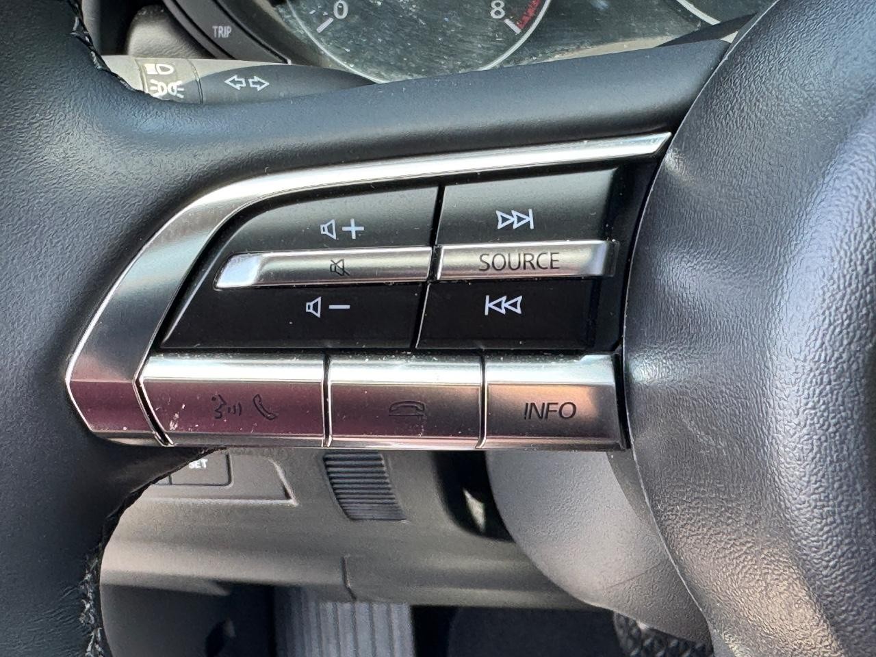 Mazda CX-50 Vehicle Full-screen Gallery Image 22