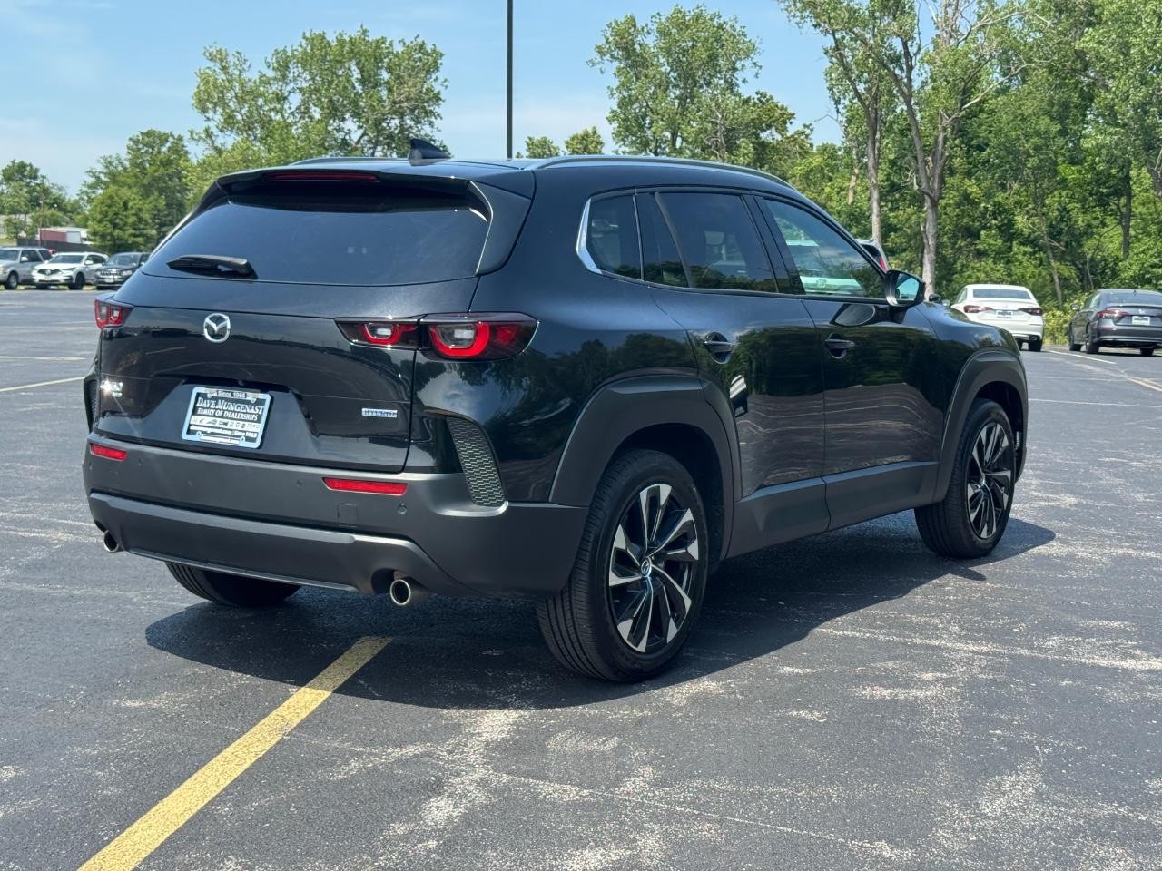 Mazda CX-50 Hybrid Vehicle Full-screen Gallery Image 04