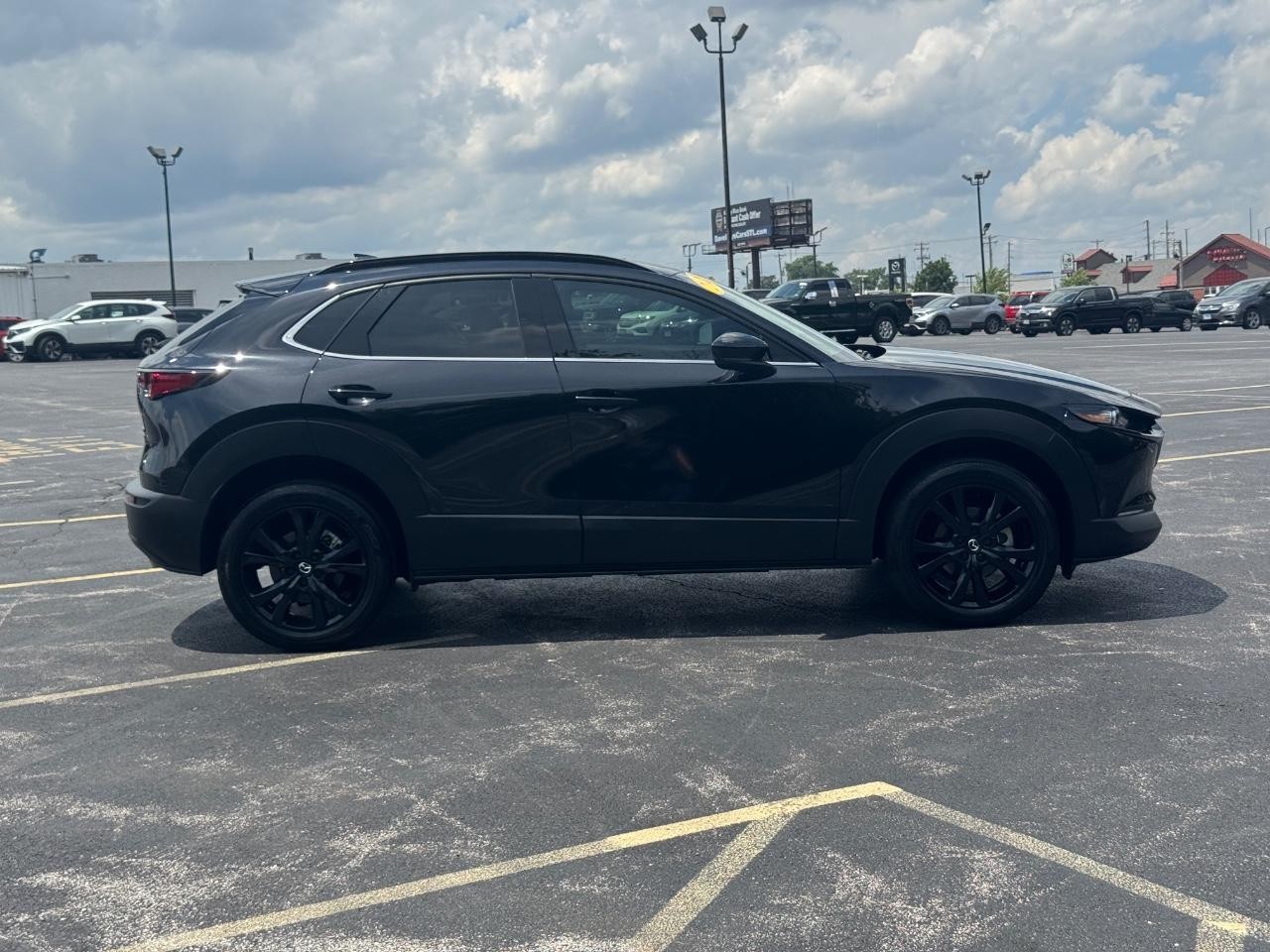Mazda CX-30 Vehicle Full-screen Gallery Image 03
