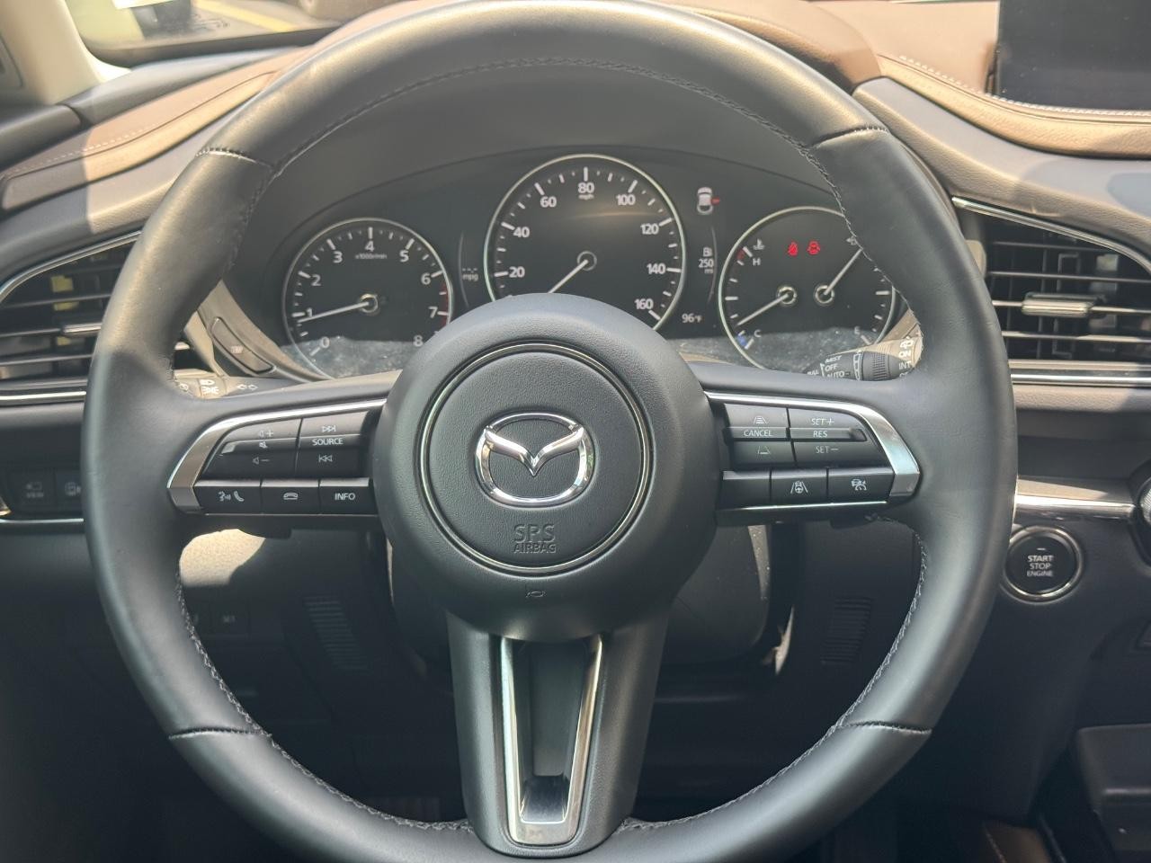 Mazda CX-30 Vehicle Full-screen Gallery Image 13