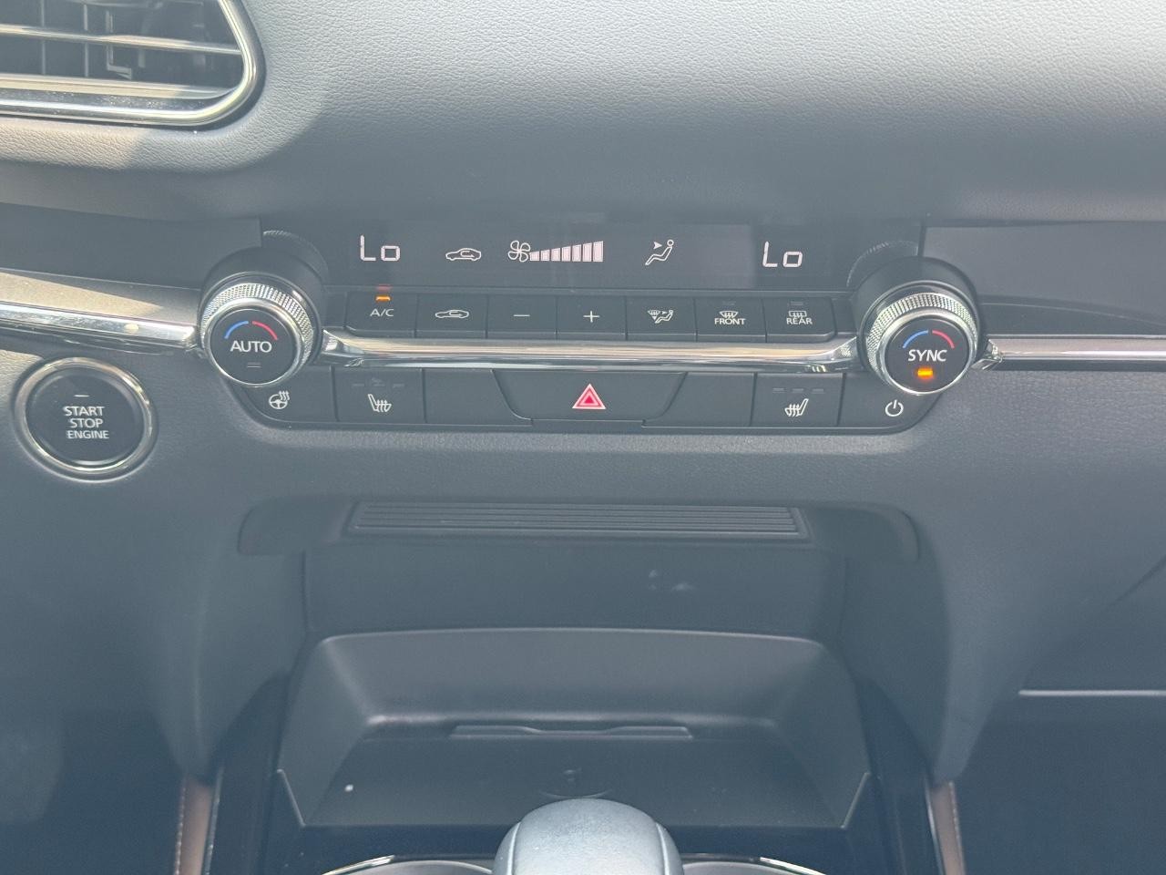 Mazda CX-30 Vehicle Full-screen Gallery Image 15