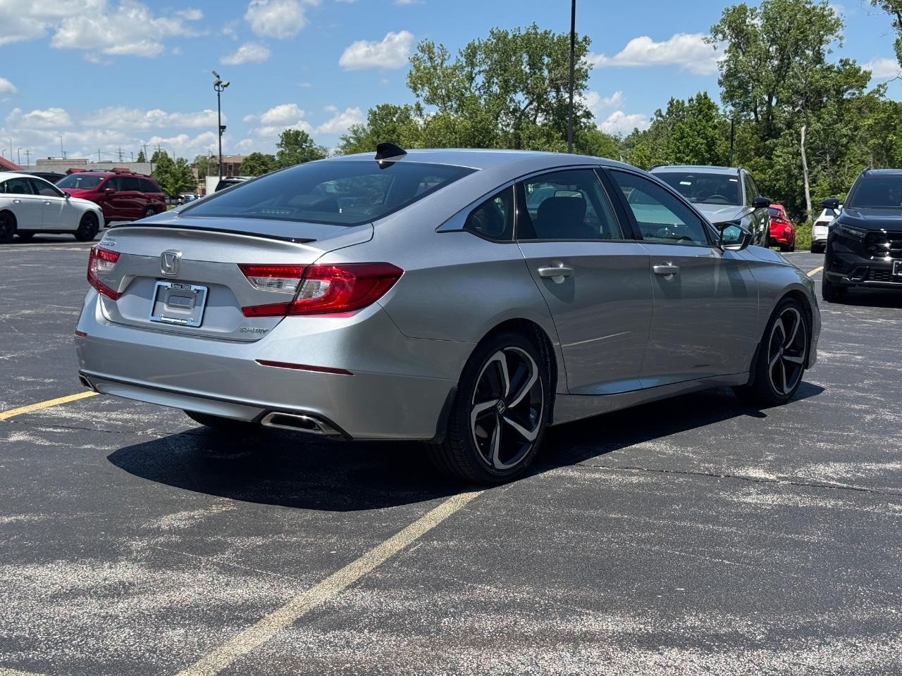 Honda Accord Sedan Vehicle Full-screen Gallery Image 04