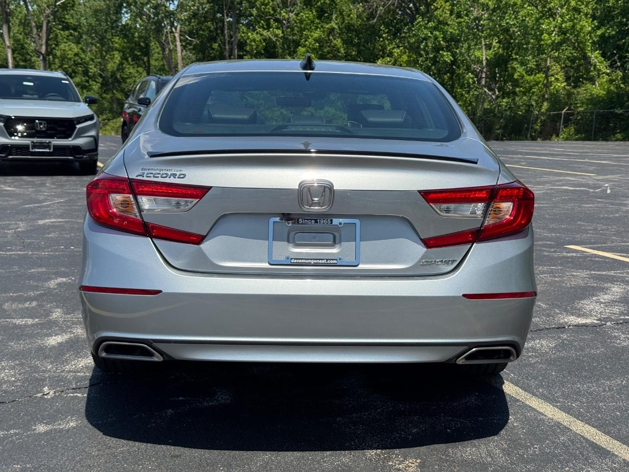 Honda Accord Sedan Vehicle Full-screen Gallery Image 06