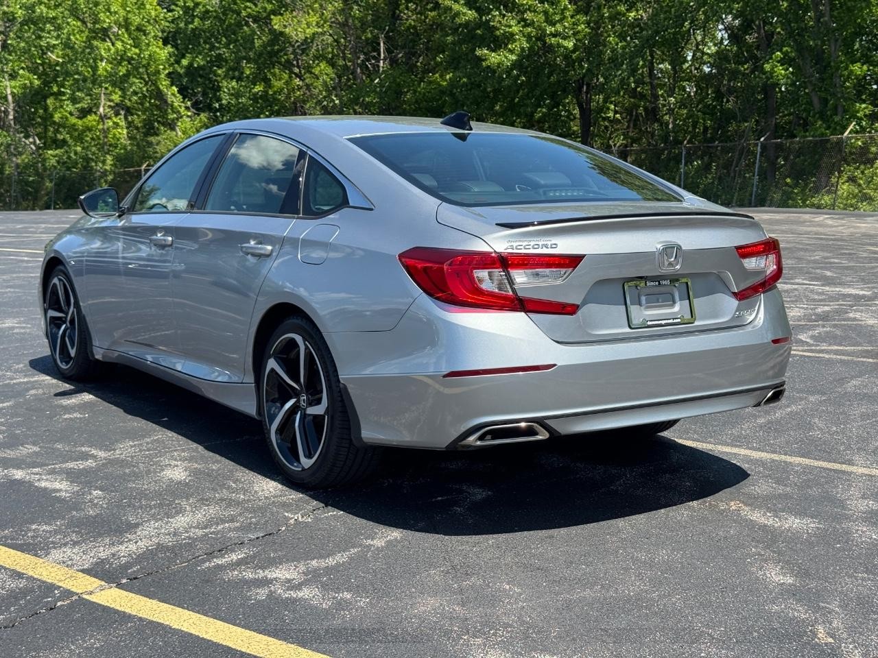 Honda Accord Sedan Vehicle Full-screen Gallery Image 07