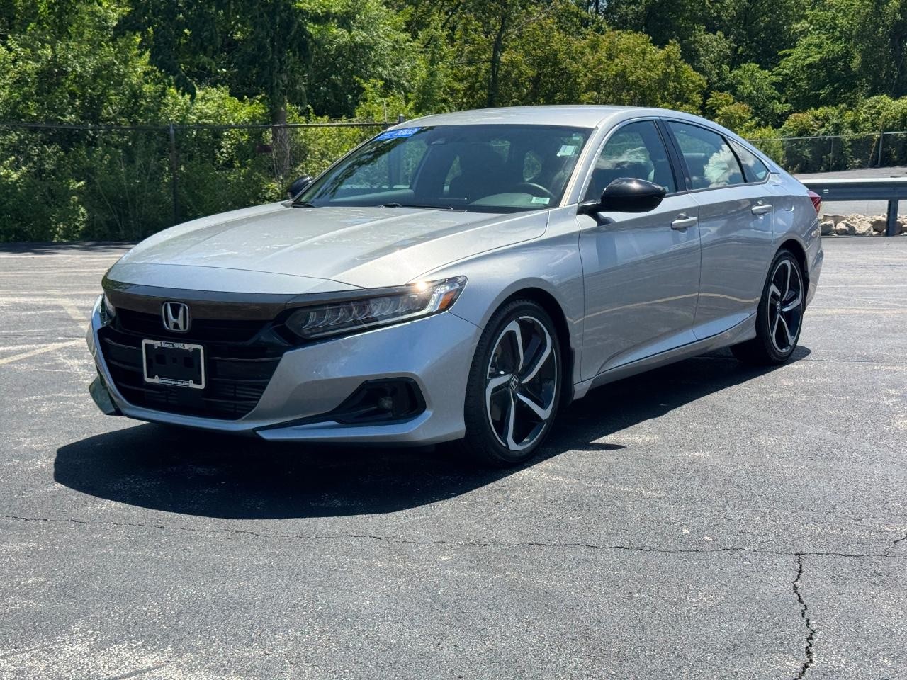 Honda Accord Sedan Vehicle Full-screen Gallery Image 09