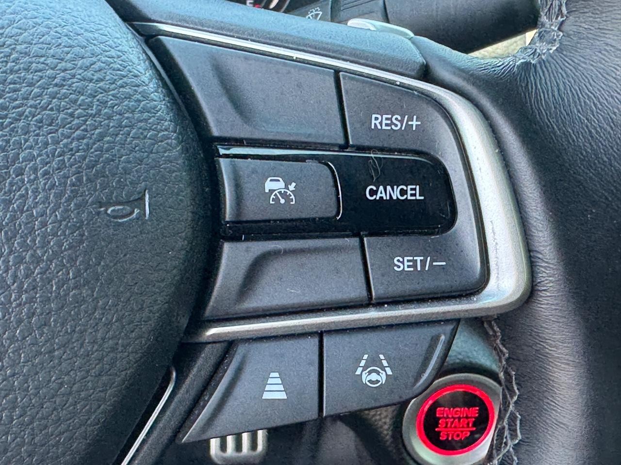 Honda Accord Sedan Vehicle Full-screen Gallery Image 22