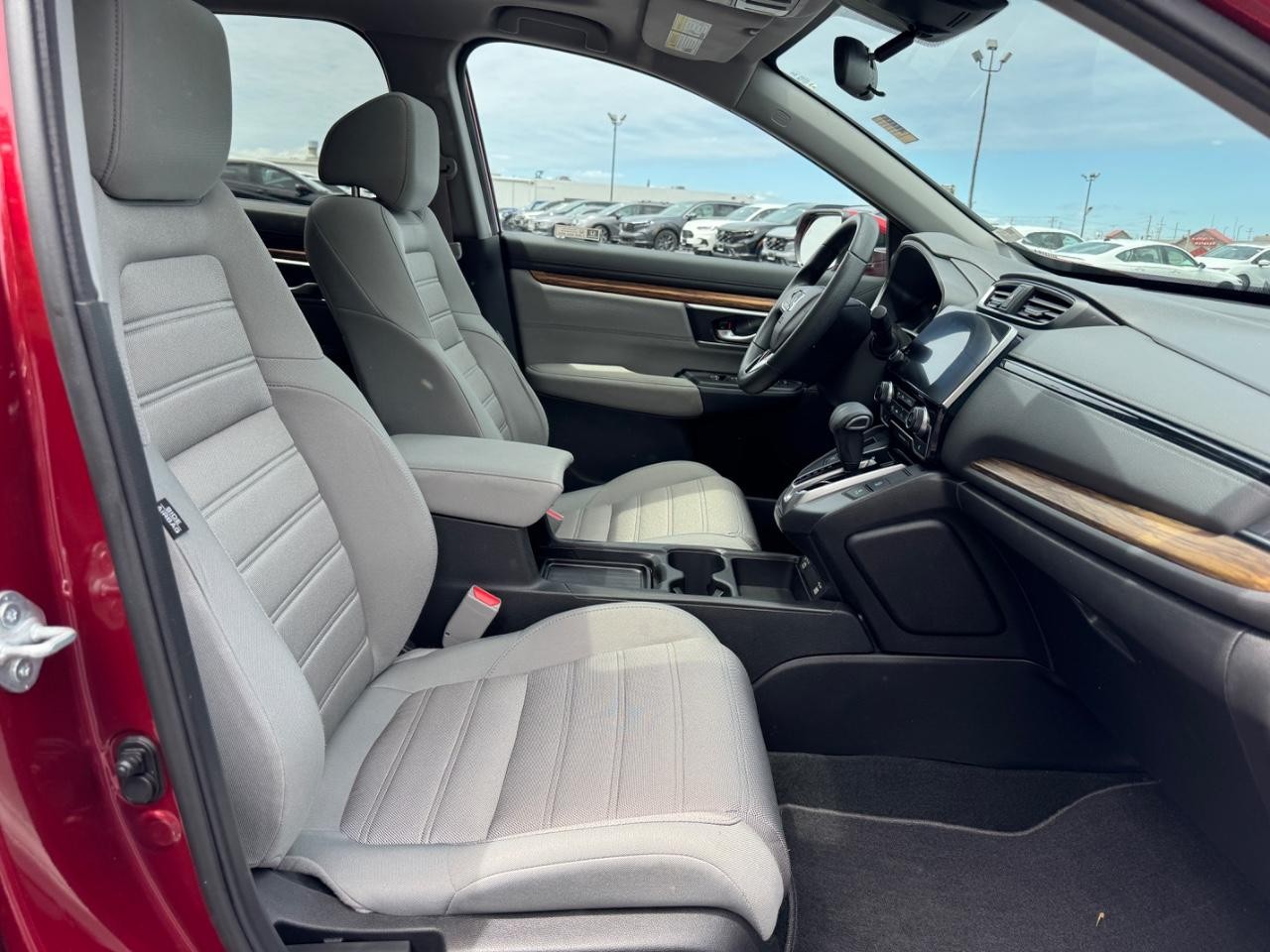 Honda CR-V Vehicle Full-screen Gallery Image 17