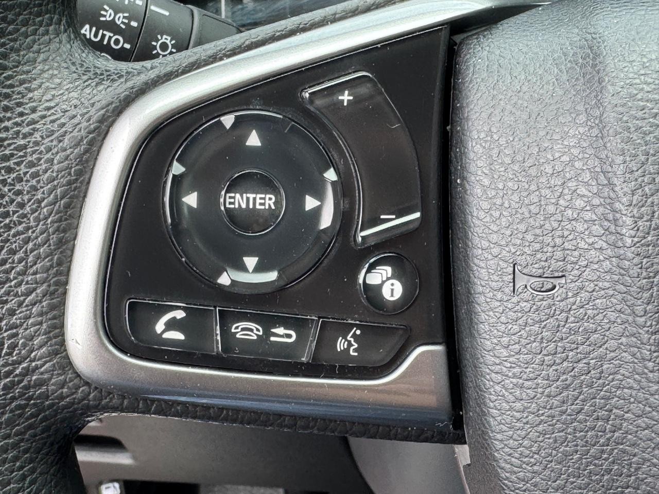 Honda CR-V Vehicle Full-screen Gallery Image 21