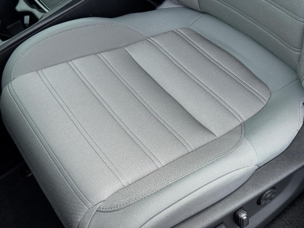 Honda CR-V Vehicle Full-screen Gallery Image 26