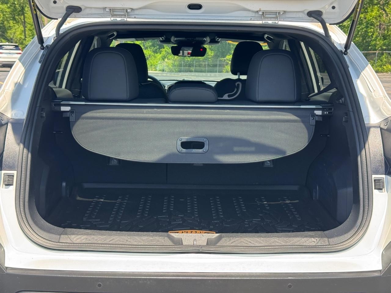 Subaru Crosstrek Vehicle Full-screen Gallery Image 05