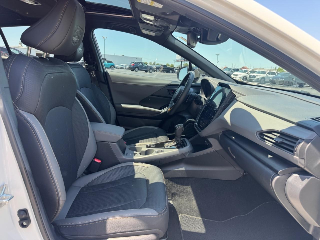 Subaru Crosstrek Vehicle Full-screen Gallery Image 16