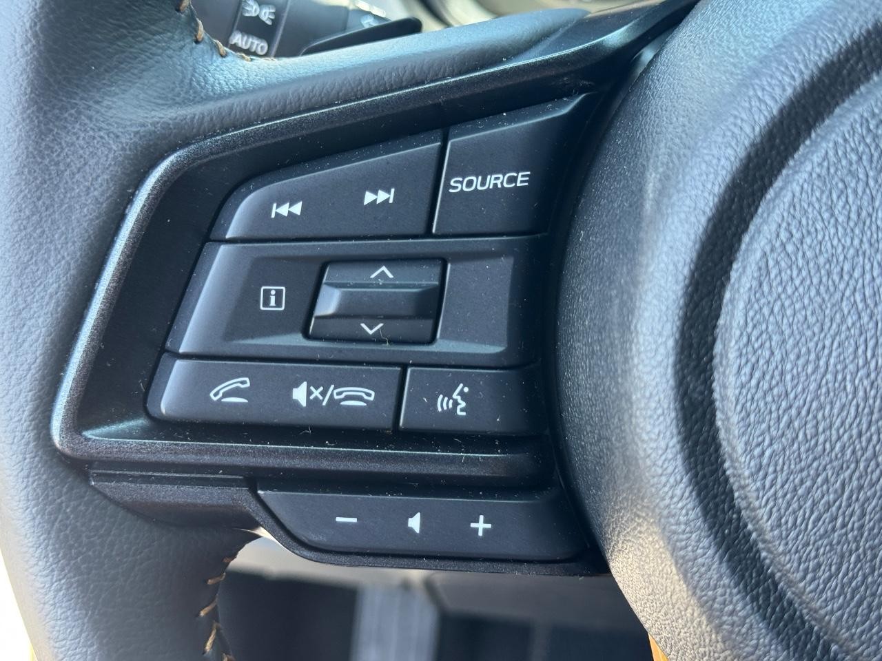 Subaru Crosstrek Vehicle Full-screen Gallery Image 20