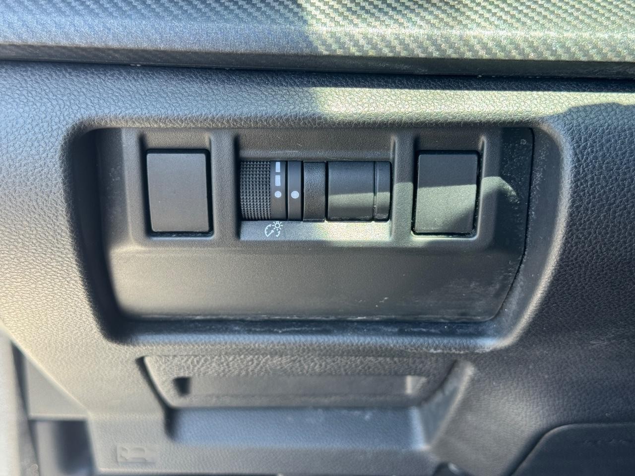 Subaru Crosstrek Vehicle Full-screen Gallery Image 22