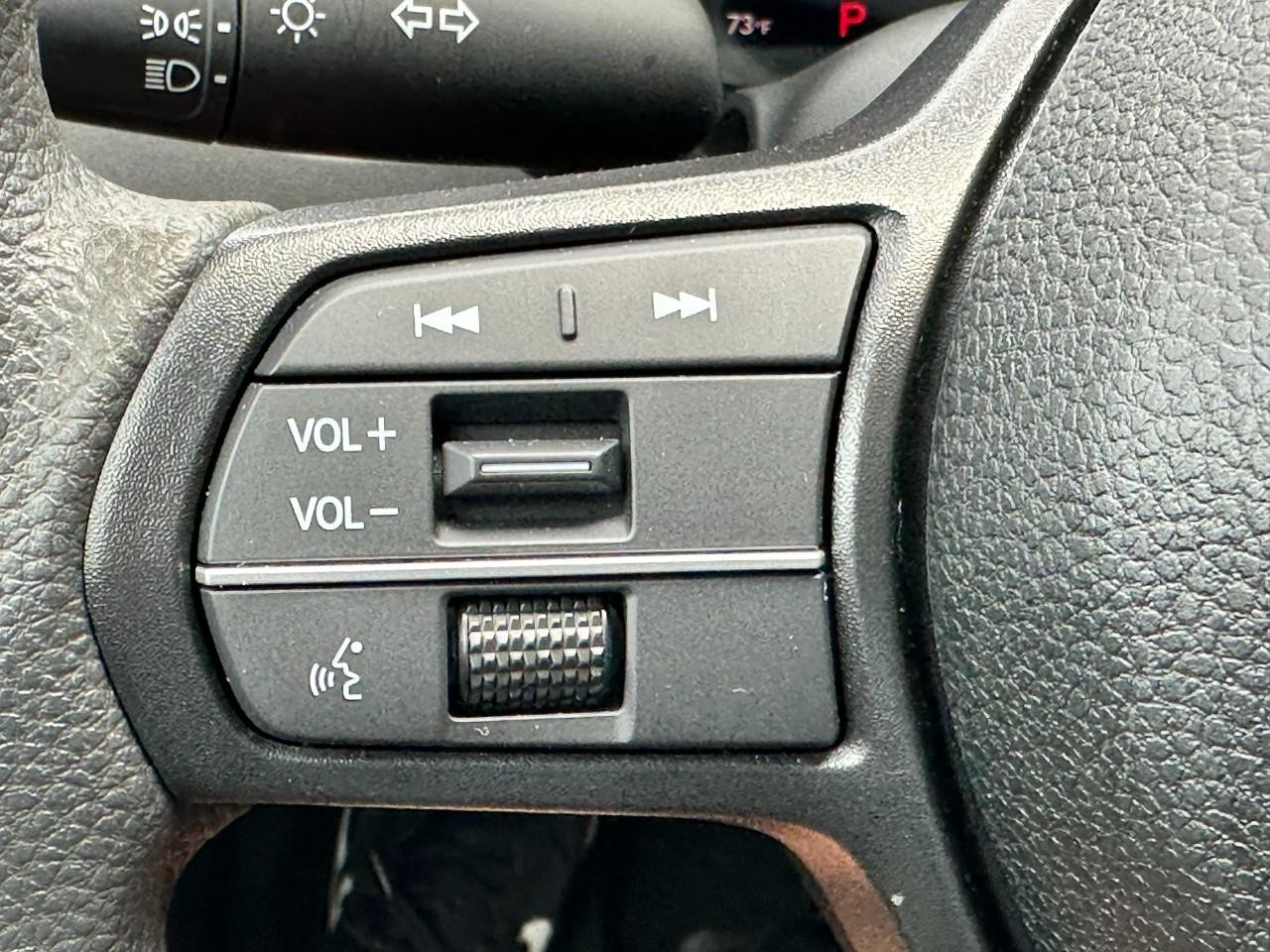 Honda Accord Sedan Vehicle Full-screen Gallery Image 18