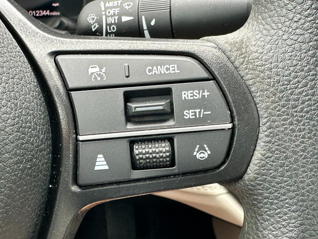 Honda Accord Sedan Vehicle Full-screen Gallery Image 19