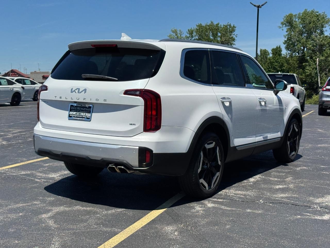 Kia Telluride Vehicle Full-screen Gallery Image 04