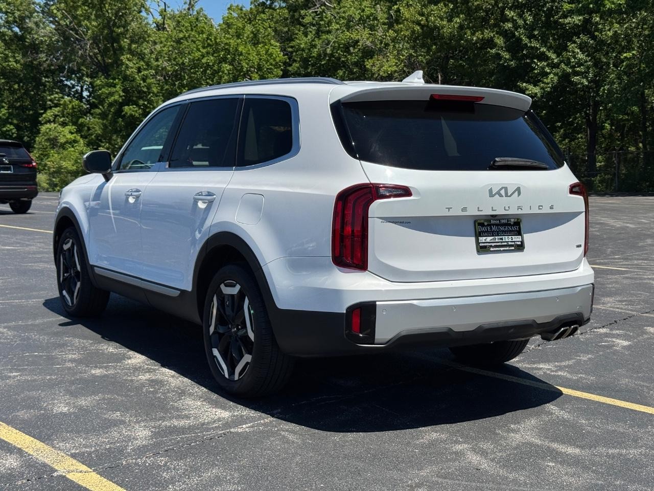 Kia Telluride Vehicle Full-screen Gallery Image 07