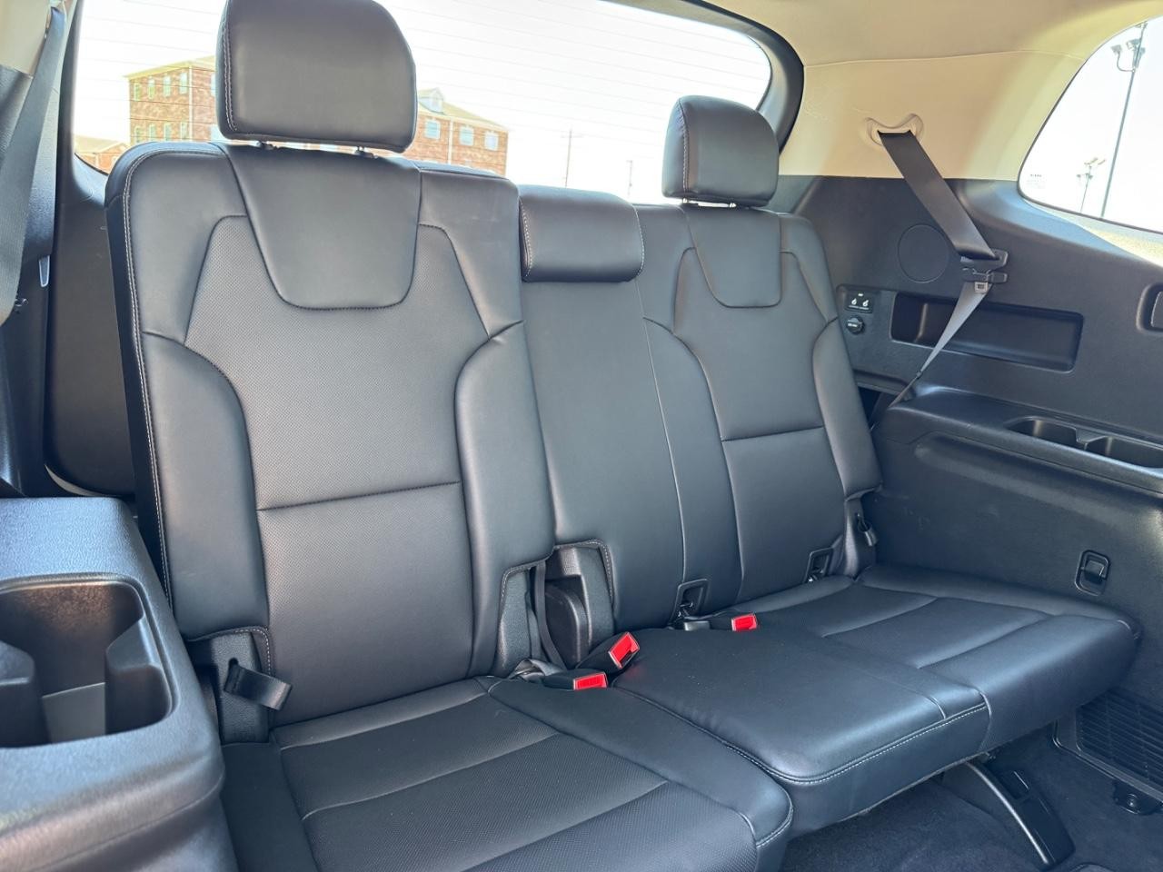 Kia Telluride Vehicle Full-screen Gallery Image 12