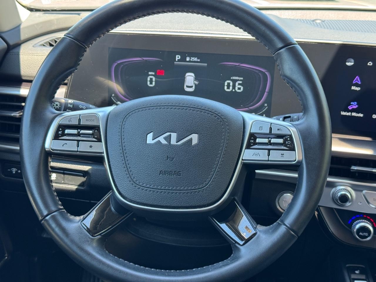 Kia Telluride Vehicle Full-screen Gallery Image 14