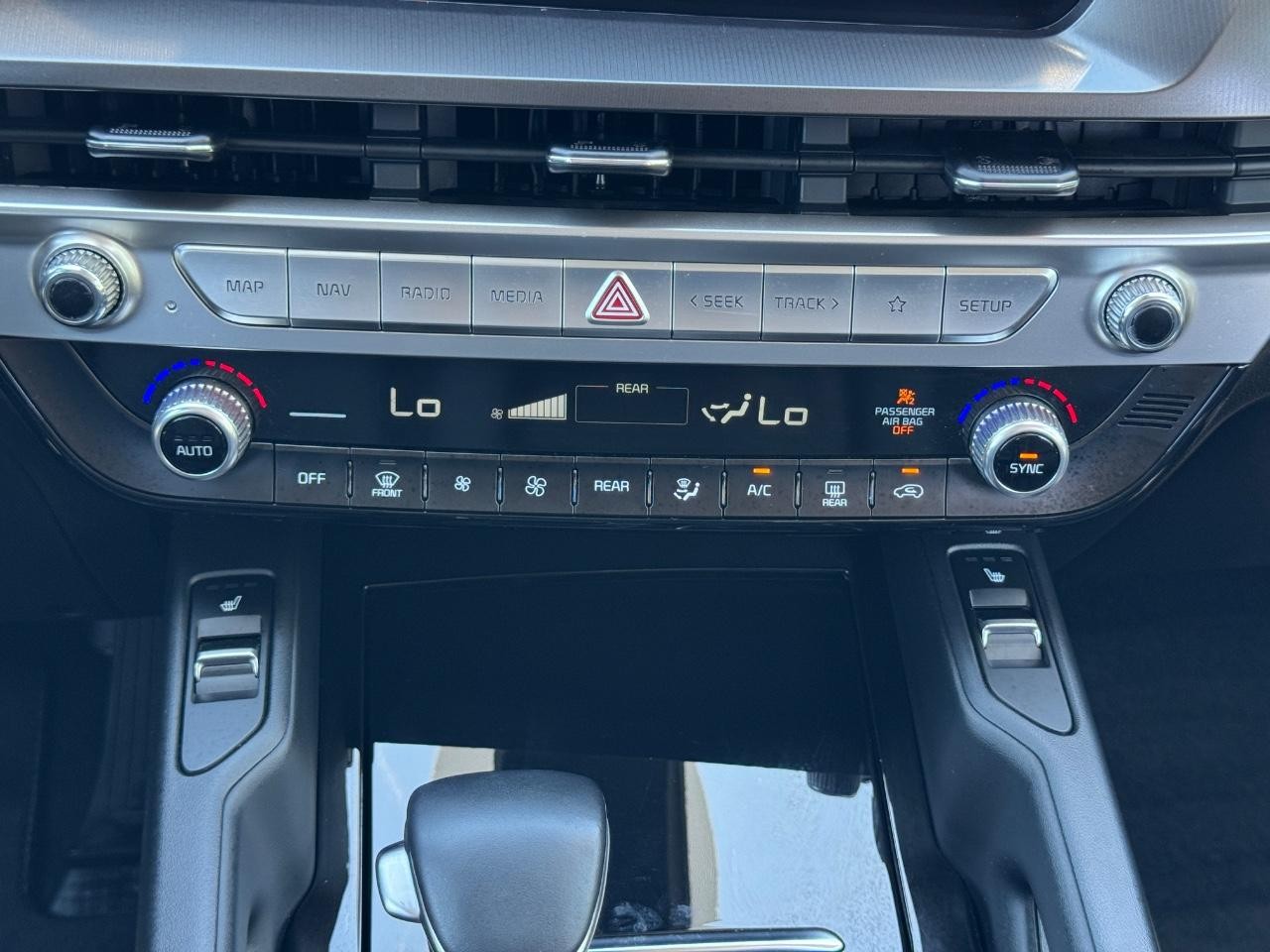 Kia Telluride Vehicle Full-screen Gallery Image 16