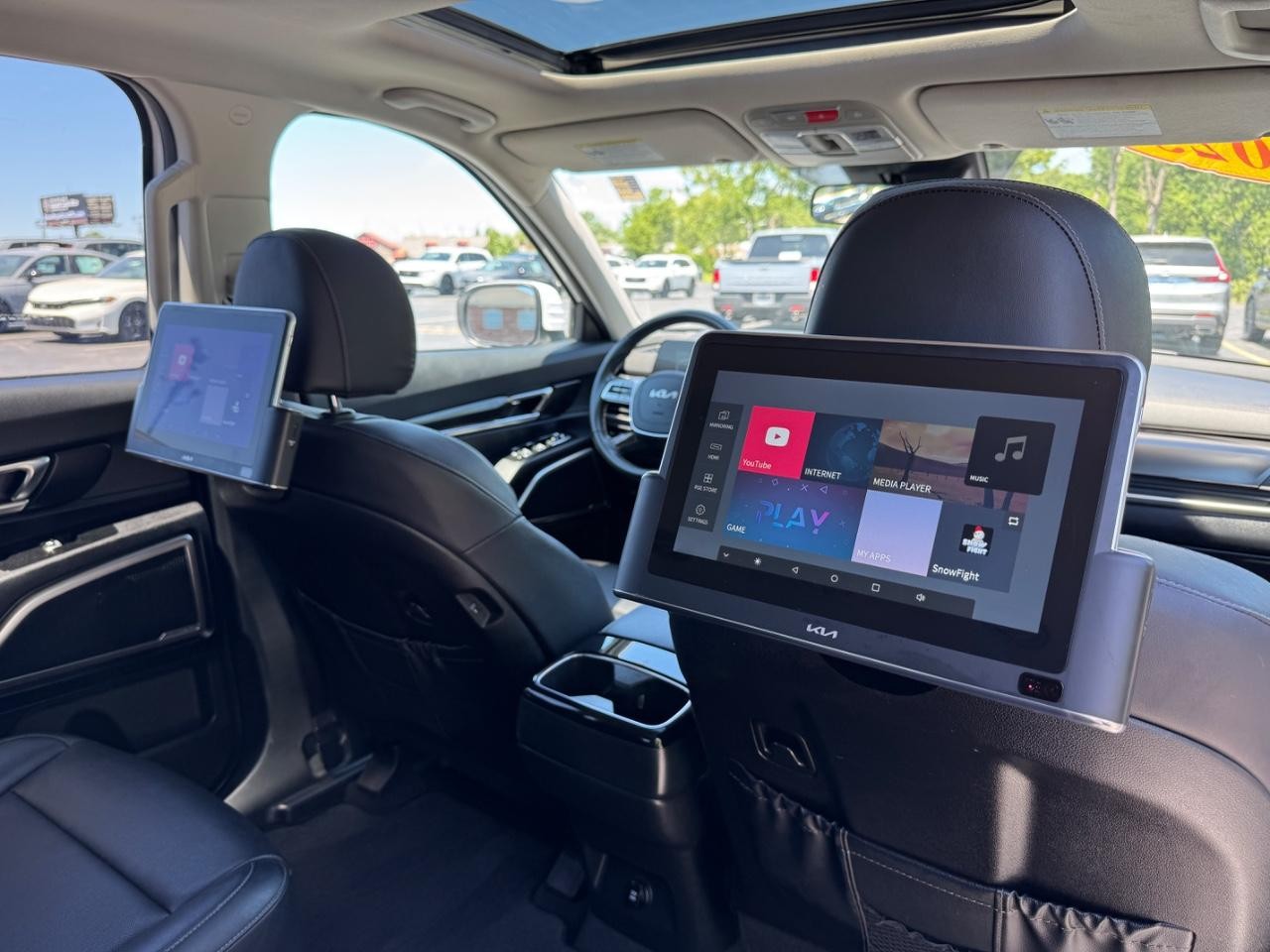 Kia Telluride Vehicle Full-screen Gallery Image 18