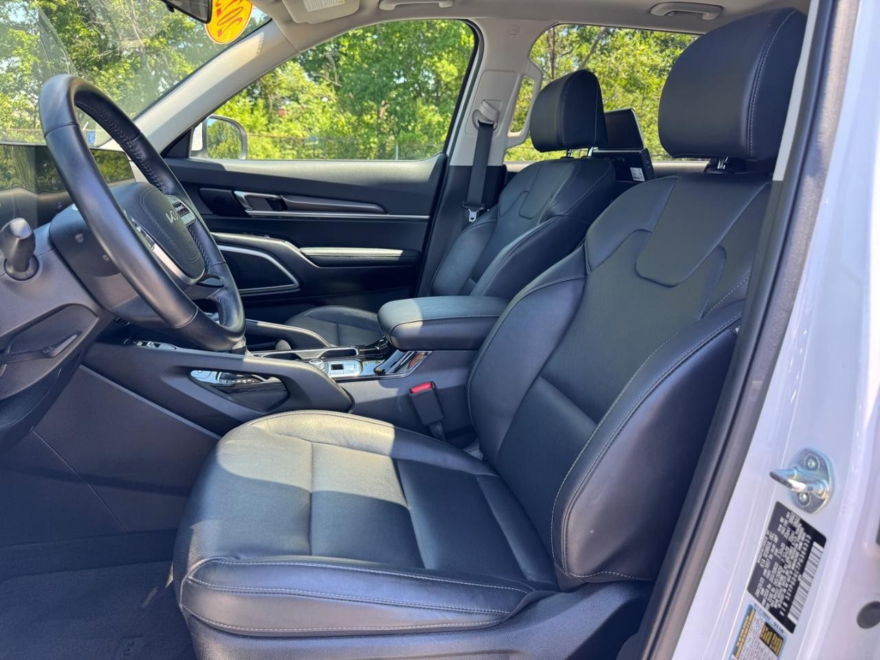 Kia Telluride Vehicle Full-screen Gallery Image 20