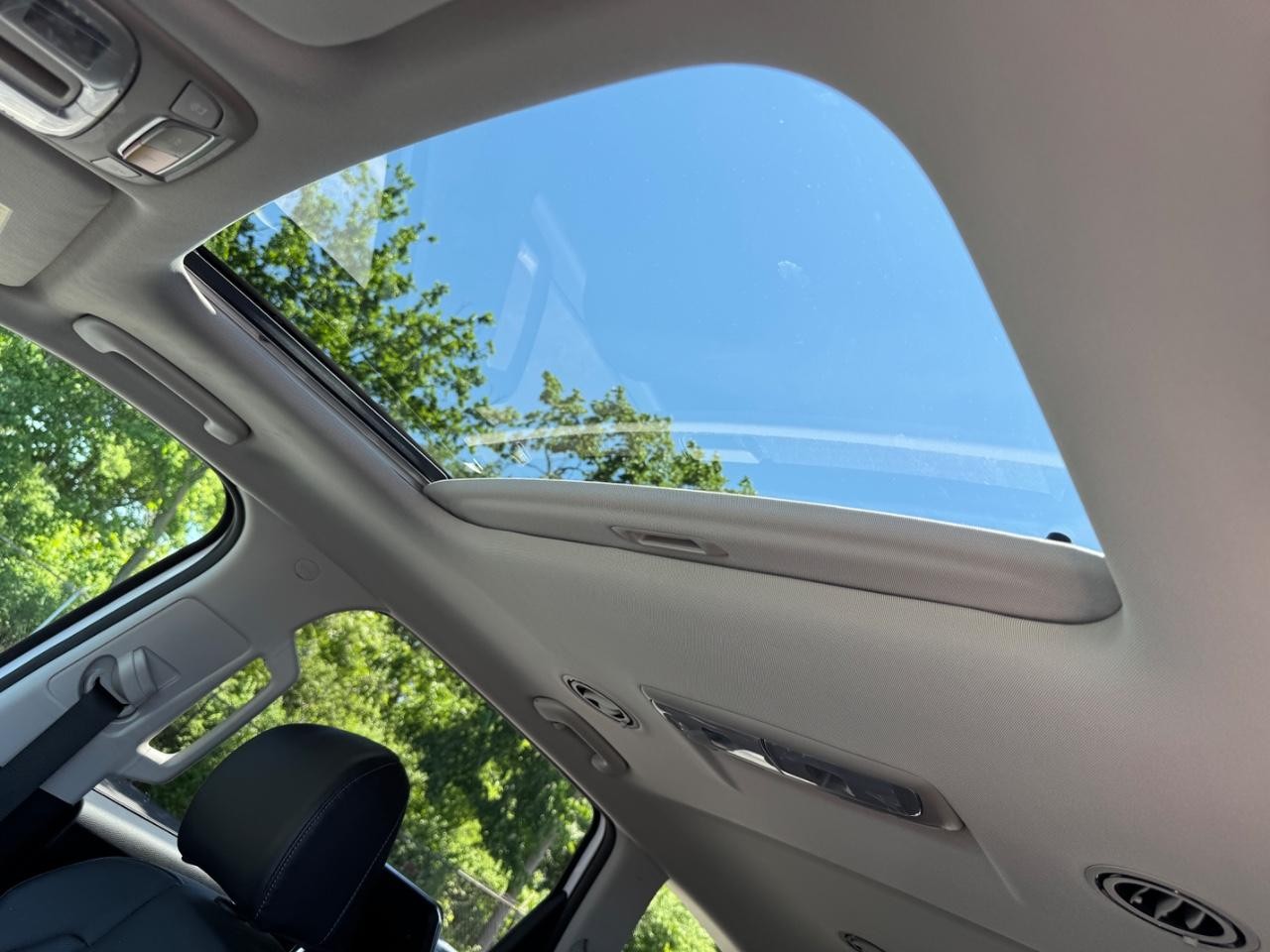 Kia Telluride Vehicle Full-screen Gallery Image 21