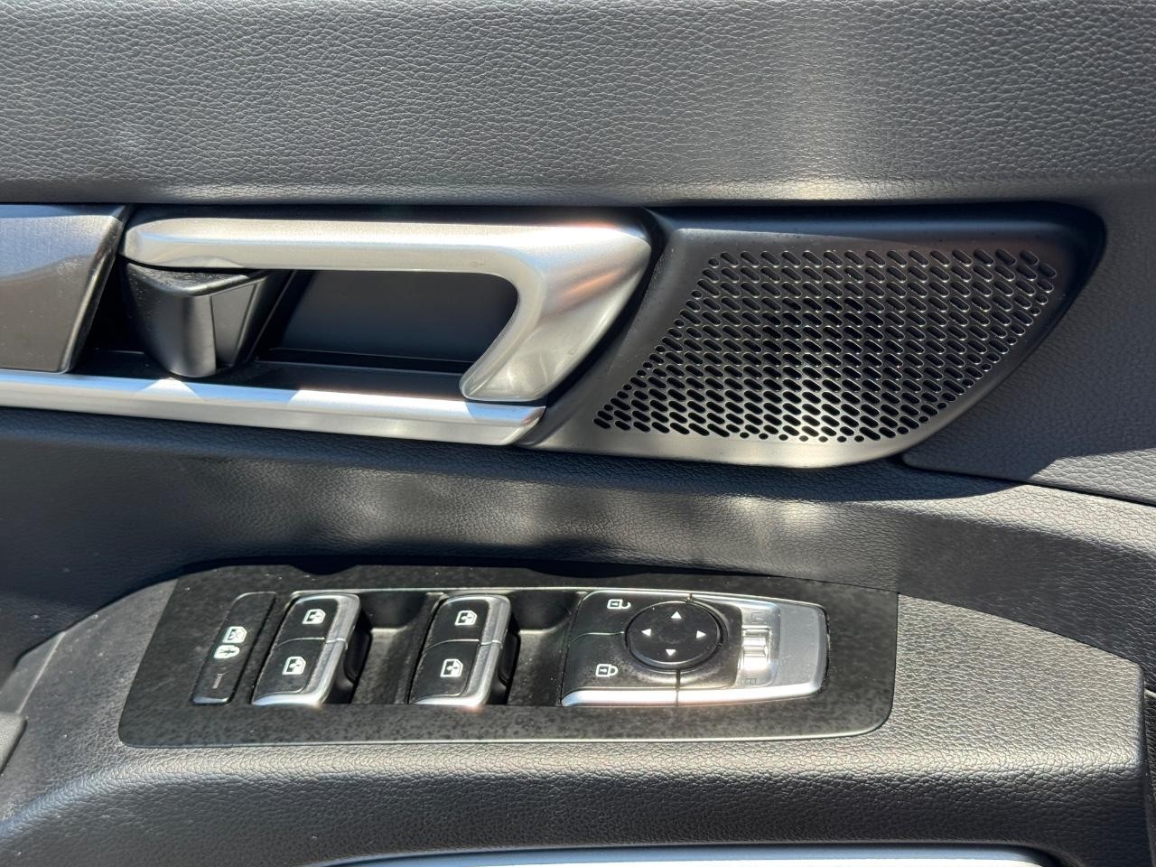 Kia Telluride Vehicle Full-screen Gallery Image 28