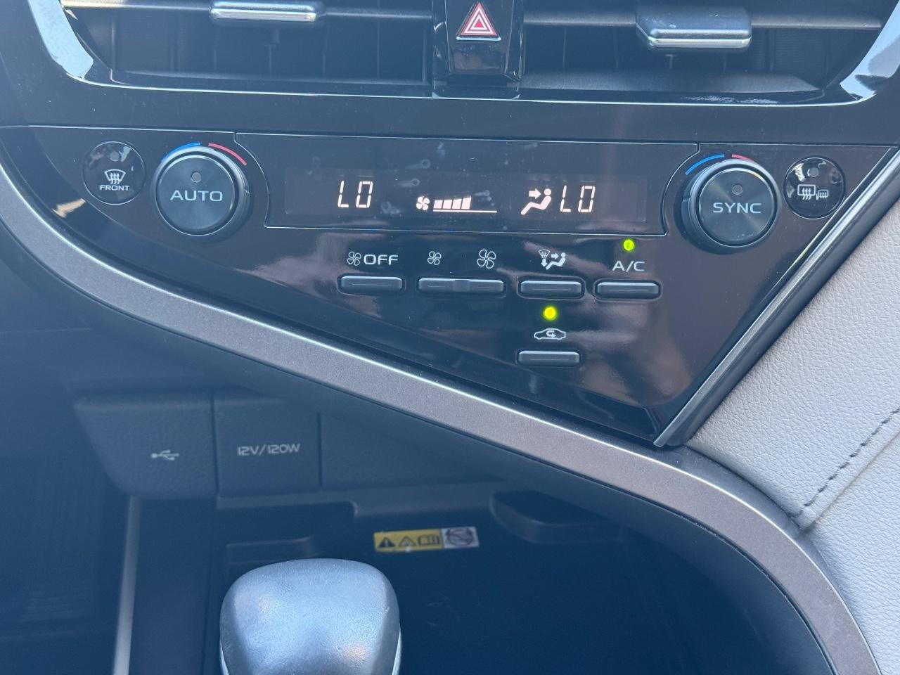 2024 Toyota Camry XLE - Photo 15