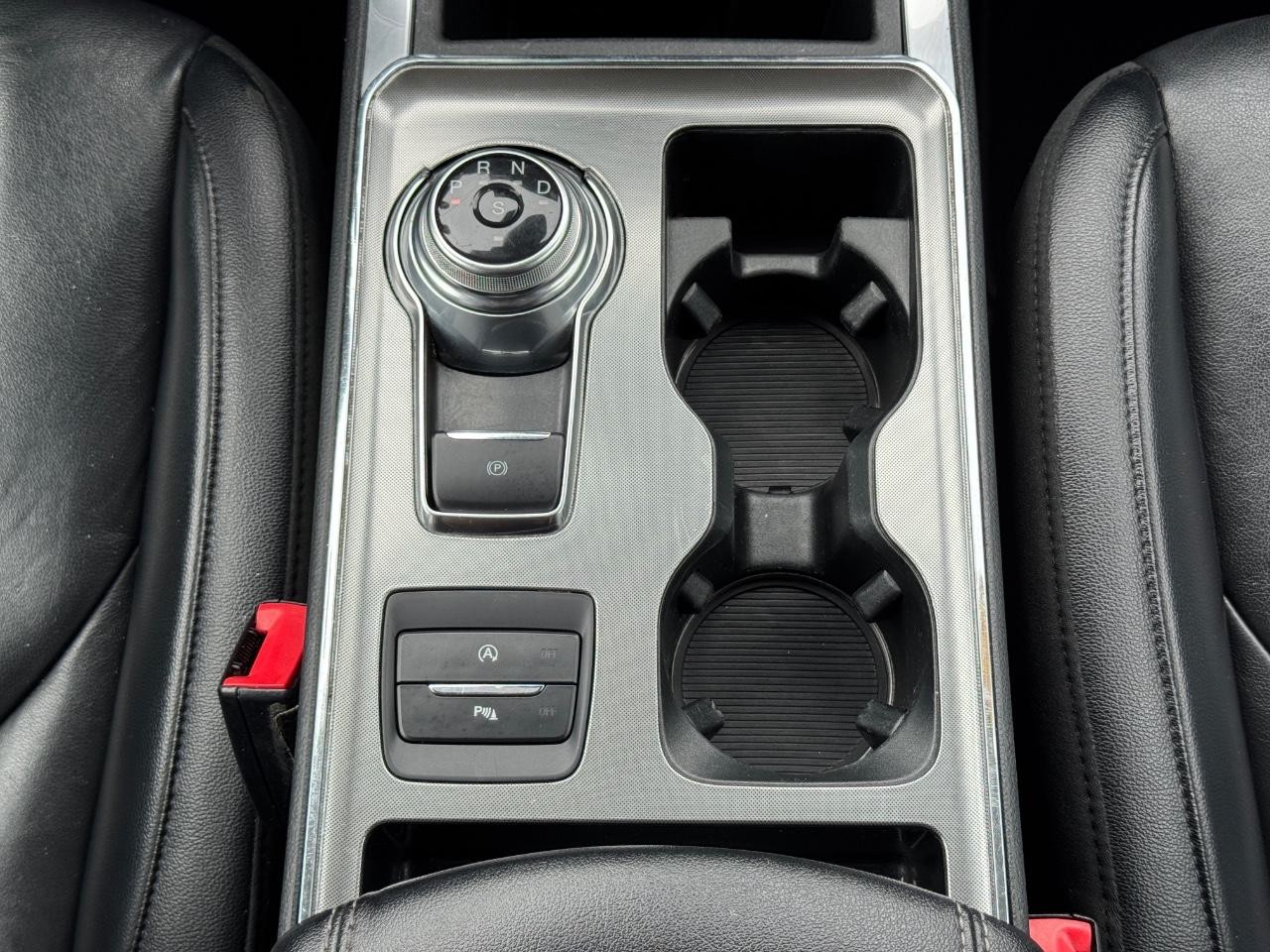 Ford Edge Vehicle Full-screen Gallery Image 15