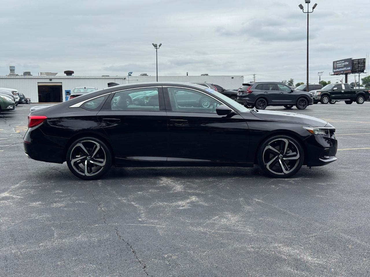Honda Accord Sedan Vehicle Full-screen Gallery Image 03