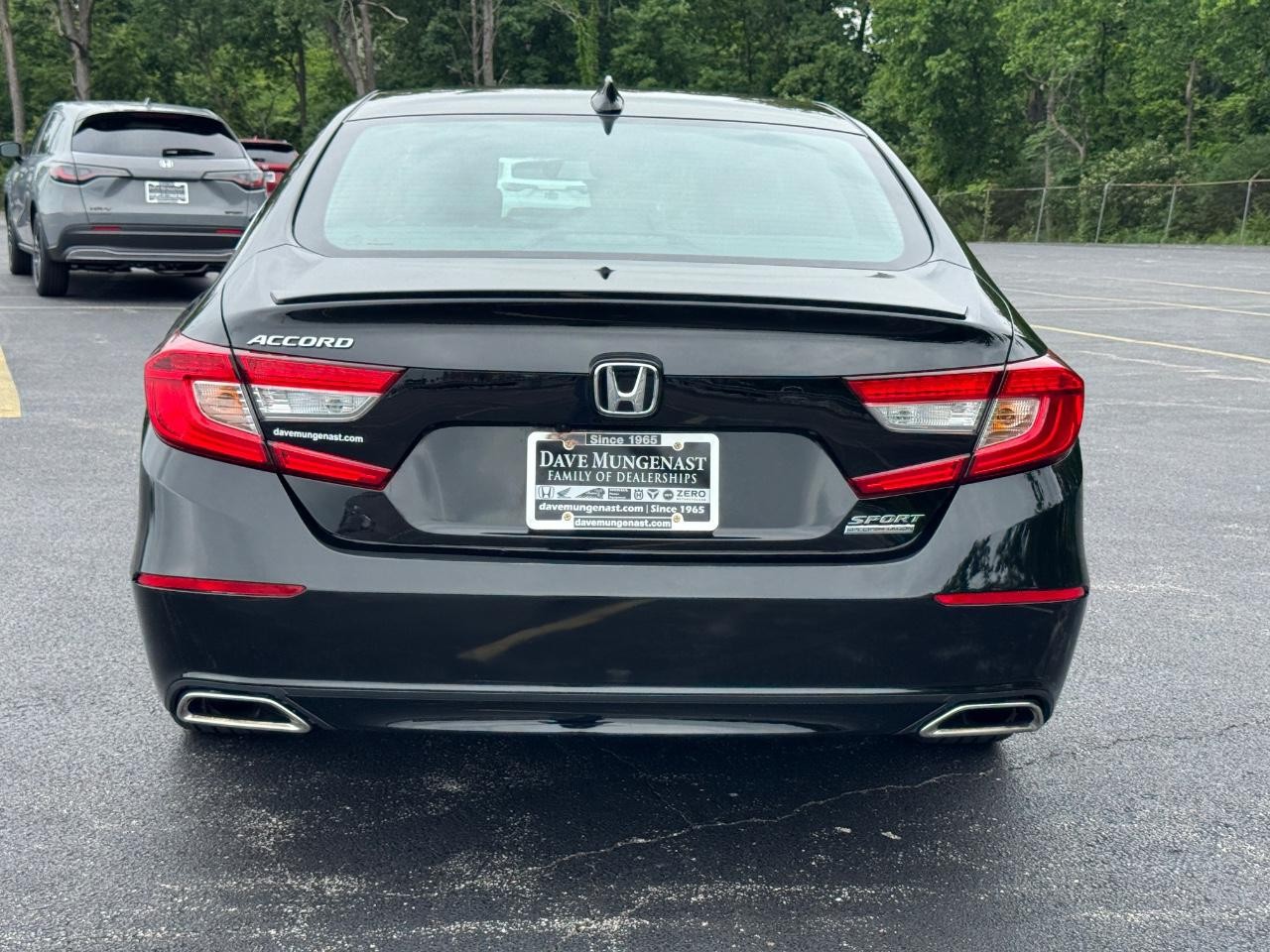 Honda Accord Sedan Vehicle Full-screen Gallery Image 06
