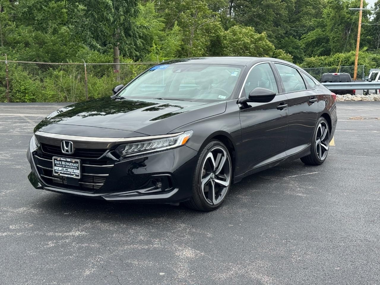 Honda Accord Sedan Vehicle Full-screen Gallery Image 09
