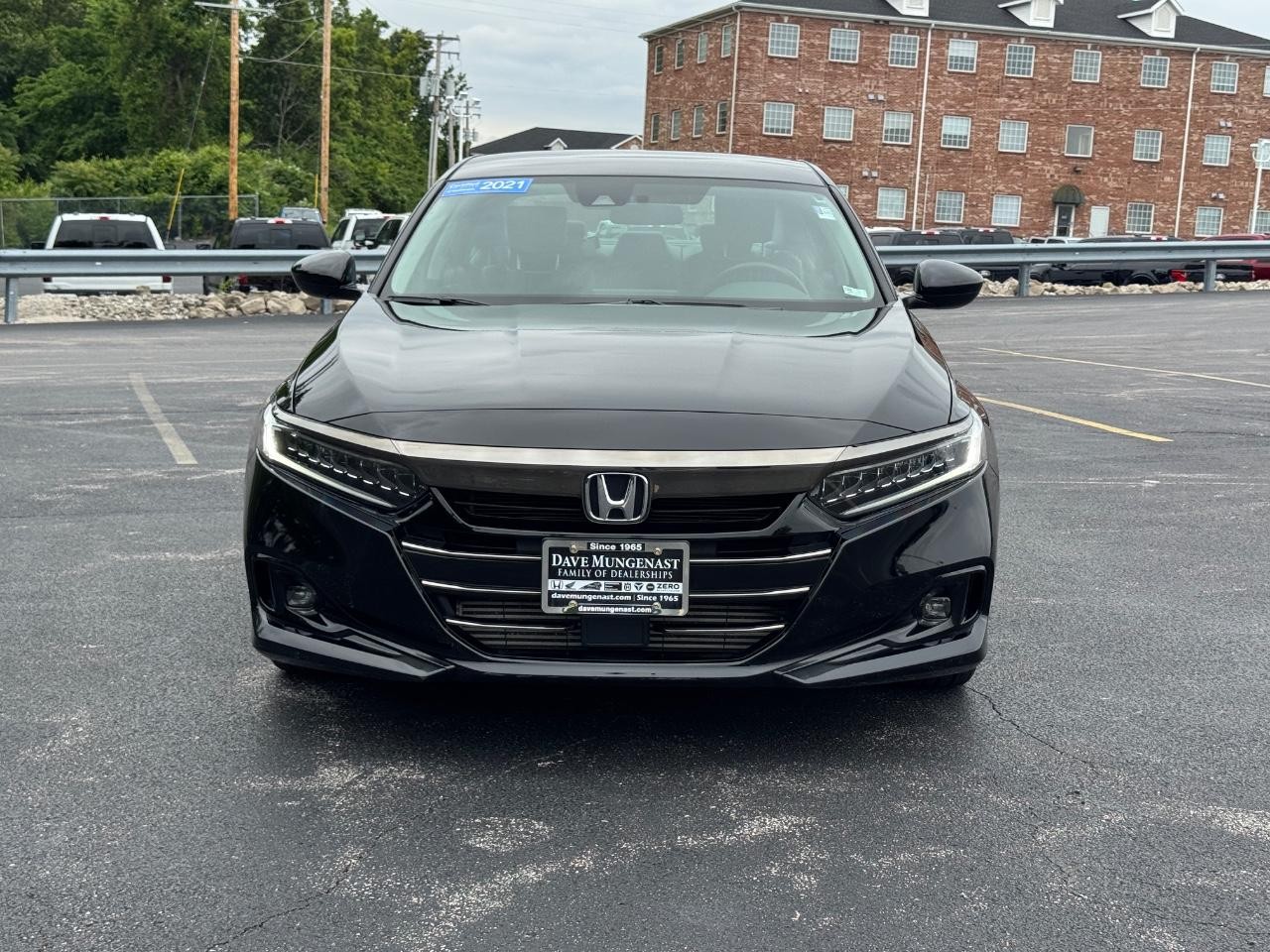 Honda Accord Sedan Vehicle Full-screen Gallery Image 10