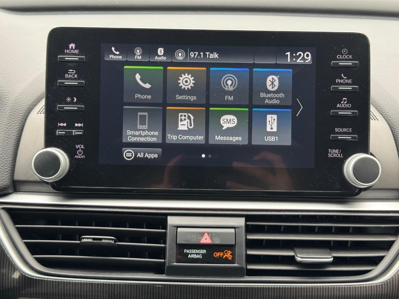 Honda Accord Sedan Vehicle Full-screen Gallery Image 14