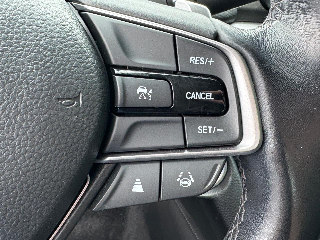 Honda Accord Sedan Vehicle Full-screen Gallery Image 21