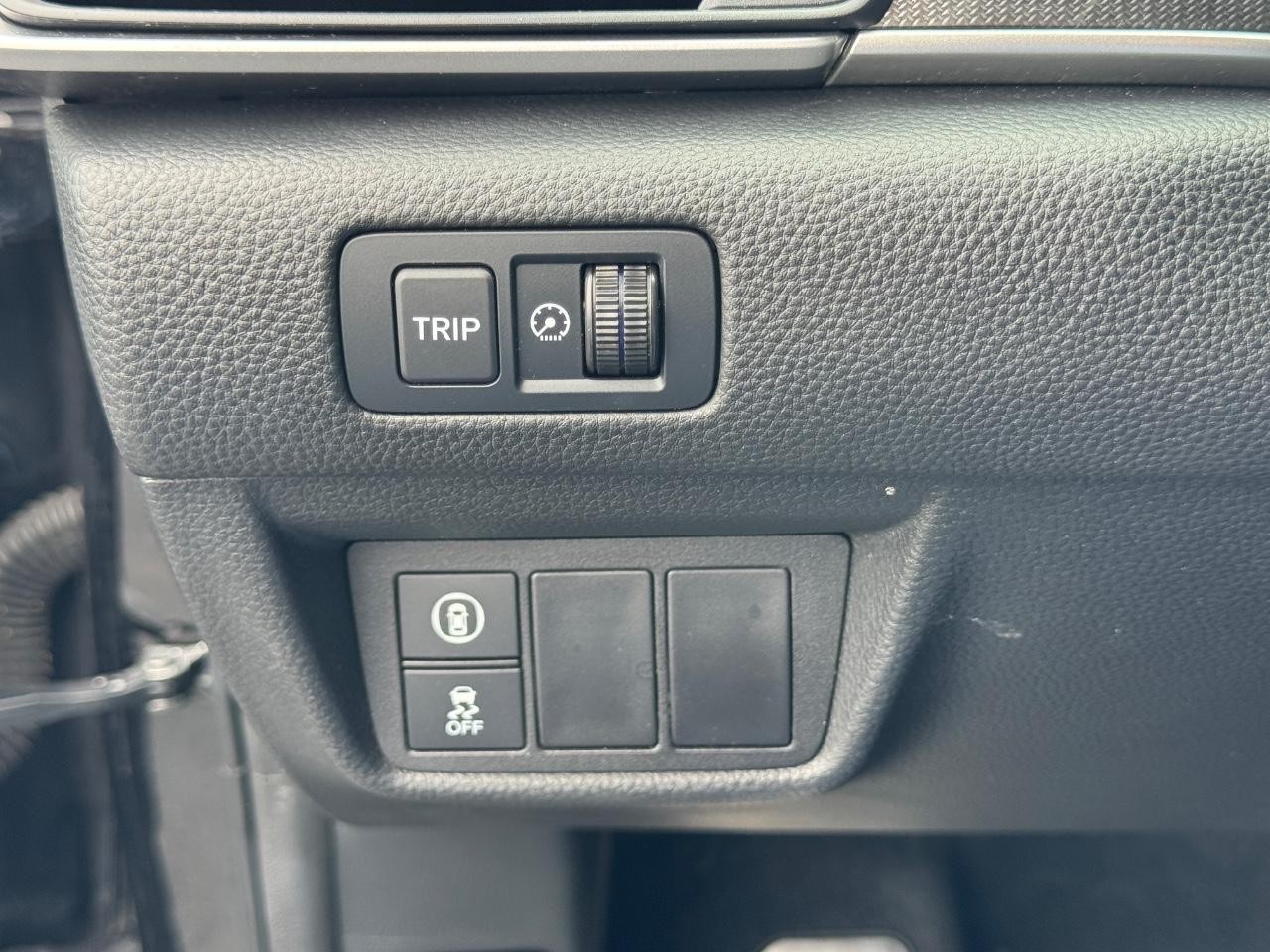 Honda Accord Sedan Vehicle Full-screen Gallery Image 22