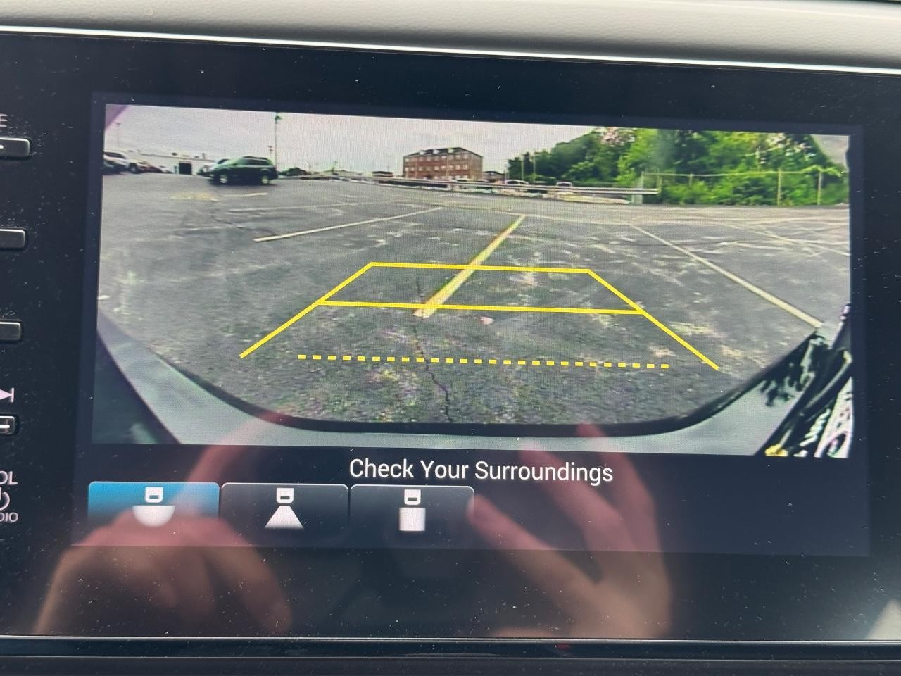 Honda Accord Sedan Vehicle Full-screen Gallery Image 23