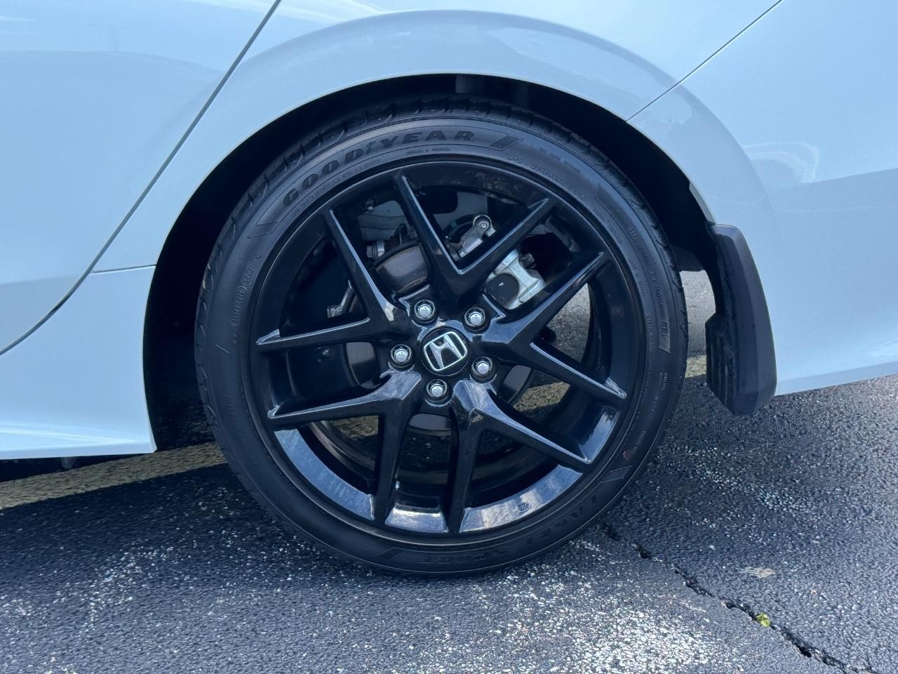 Honda Civic Sedan Vehicle Full-screen Gallery Image 08