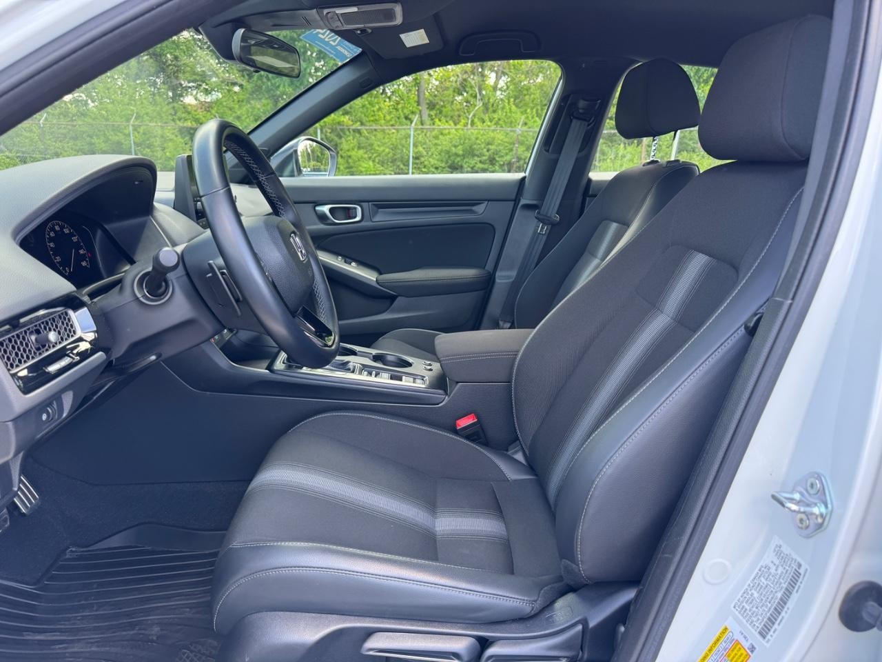 Honda Civic Sedan Vehicle Full-screen Gallery Image 18