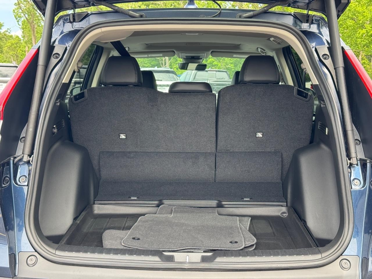 Honda CR-V Vehicle Full-screen Gallery Image 05