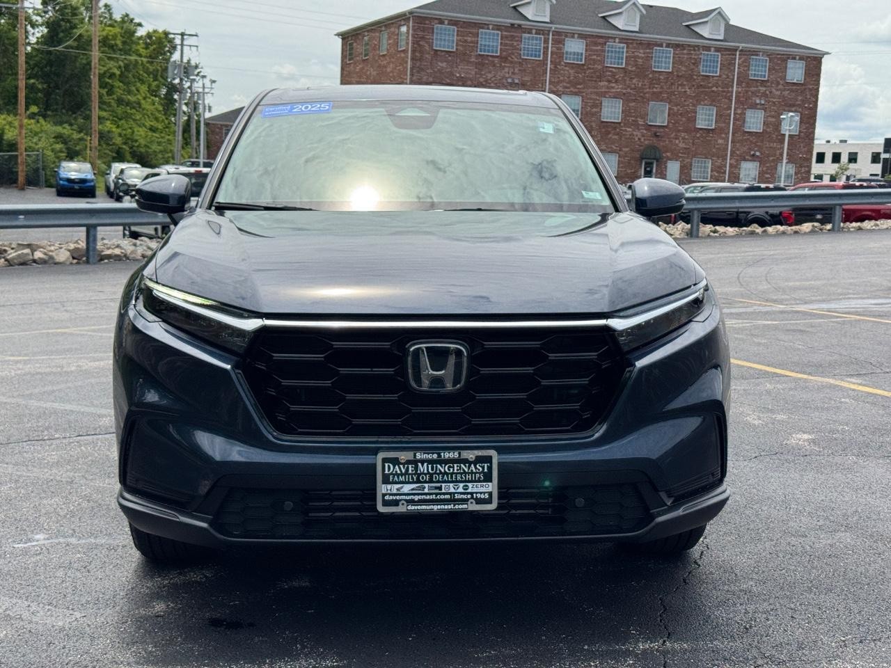 Honda CR-V Vehicle Full-screen Gallery Image 15