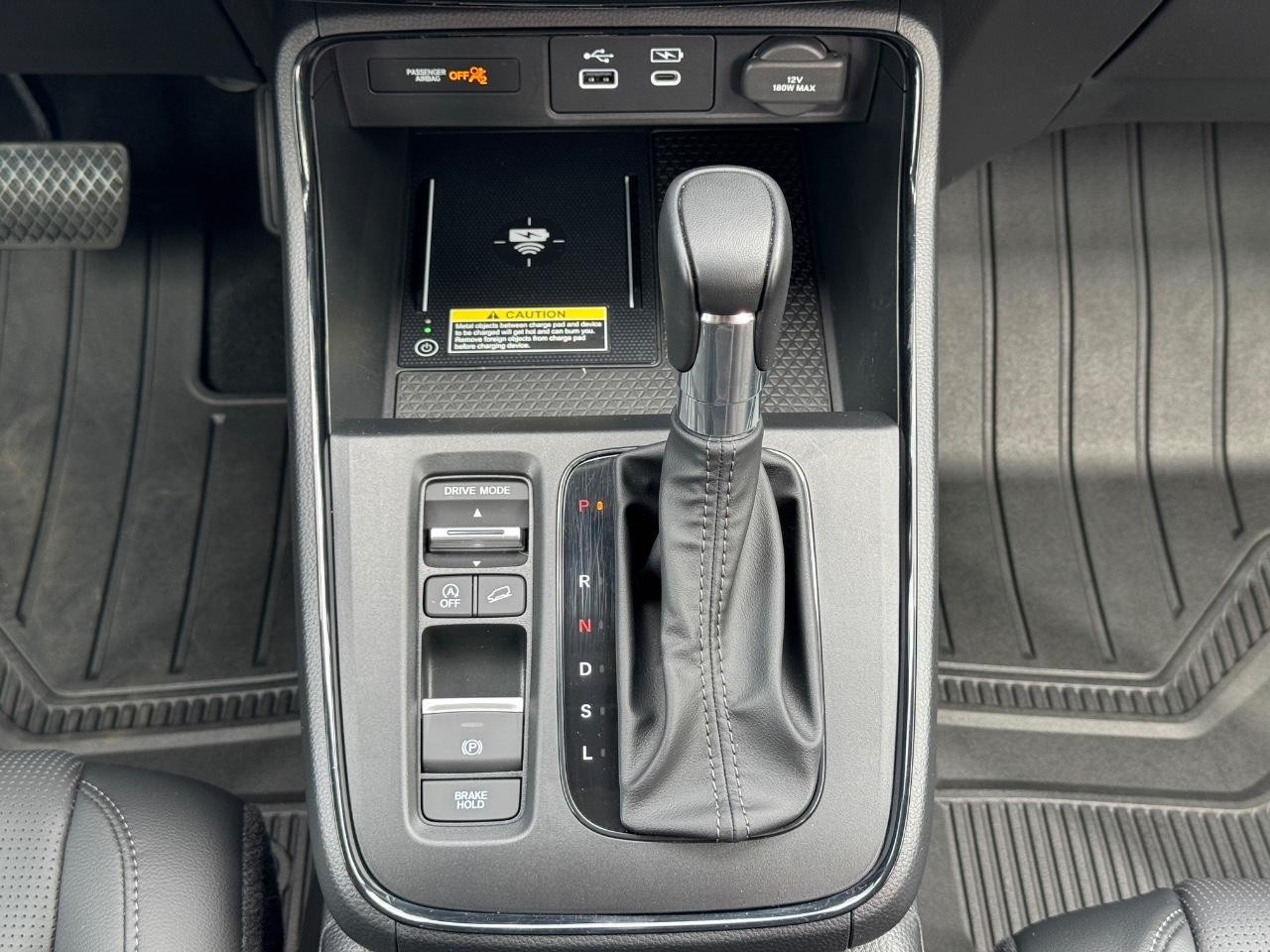 Honda CR-V Vehicle Full-screen Gallery Image 21