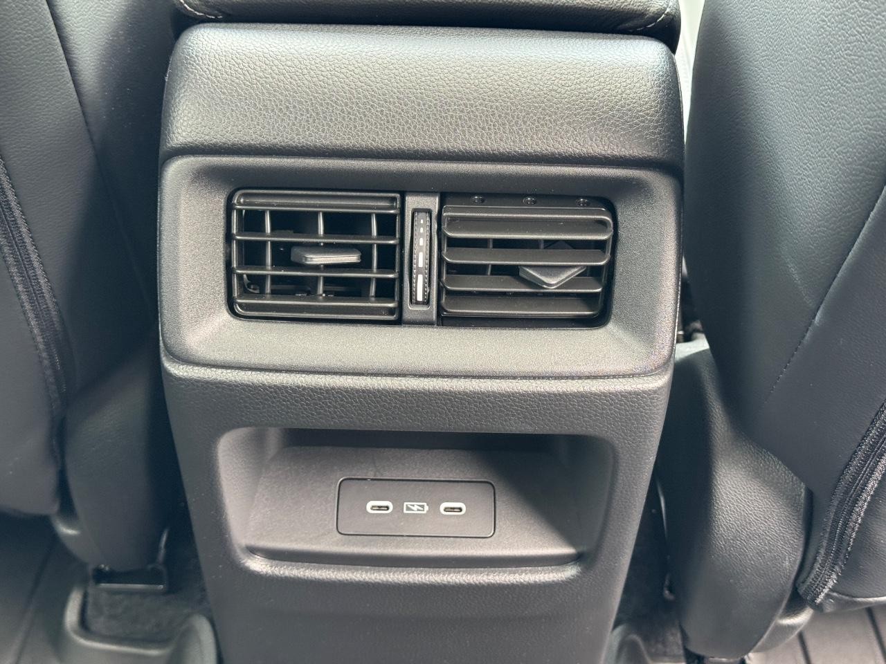 Honda CR-V Vehicle Full-screen Gallery Image 22