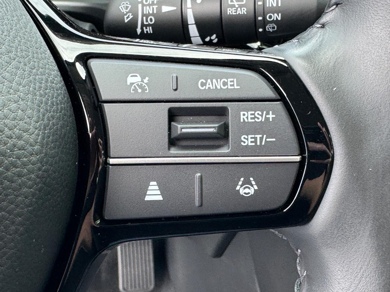 Honda CR-V Vehicle Full-screen Gallery Image 28