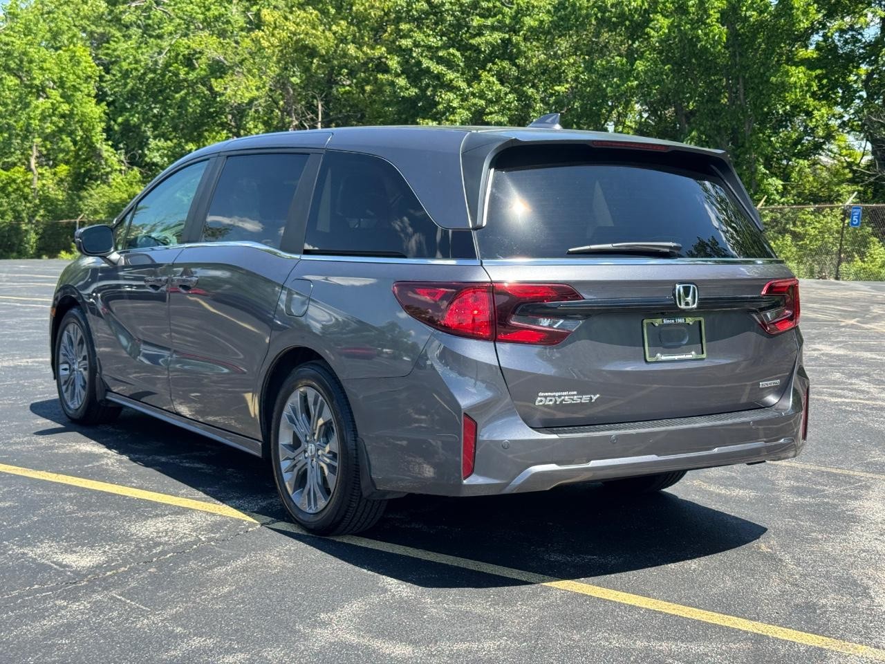 Honda Odyssey Vehicle Full-screen Gallery Image 07