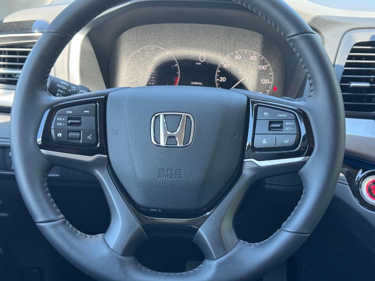 Honda Odyssey Vehicle Full-screen Gallery Image 14