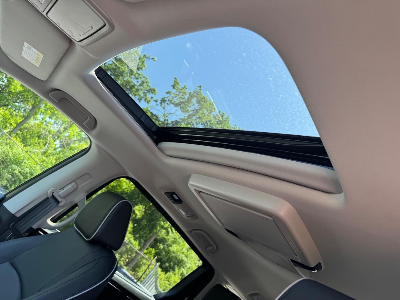 Honda Odyssey Vehicle Full-screen Gallery Image 21